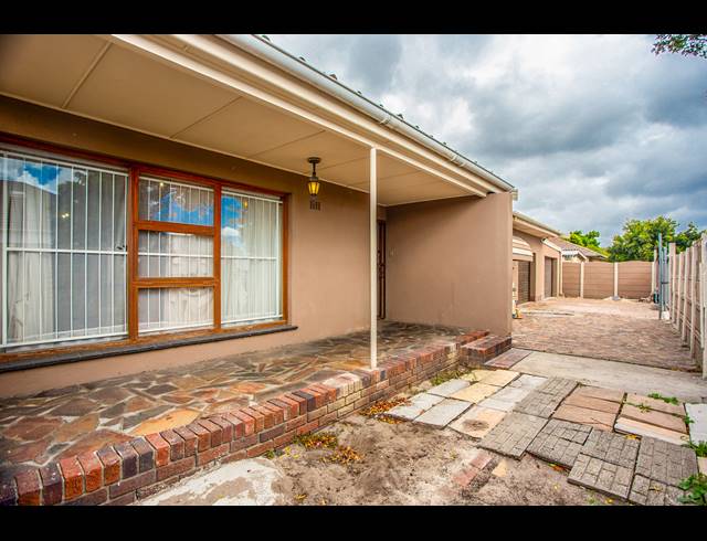 4 BEDROOM FREEHOLD SOLD IN TOWNSEND ESTATE
